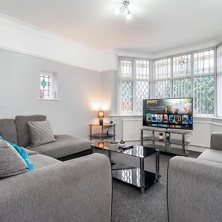 5 Bedroom House - 11 Guests - Garden - Wifi - Smart Tv - Top Rated - Large Driveway 4 Multiple Vehicles - Perfect For Contractors Birmingham Exteriör bild