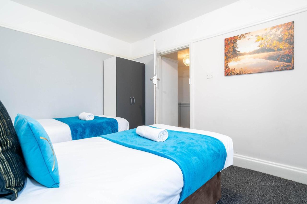 5 Bedroom House - 11 Guests - Garden - Wifi - Smart Tv - Top Rated - Large Driveway 4 Multiple Vehicles - Perfect For Contractors Birmingham Exteriör bild