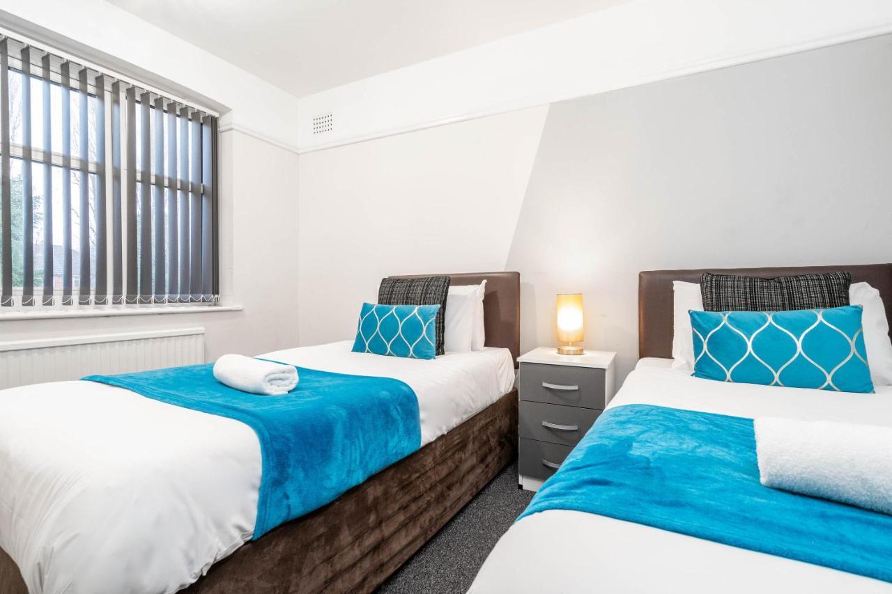 5 Bedroom House - 11 Guests - Garden - Wifi - Smart Tv - Top Rated - Large Driveway 4 Multiple Vehicles - Perfect For Contractors Birmingham Exteriör bild