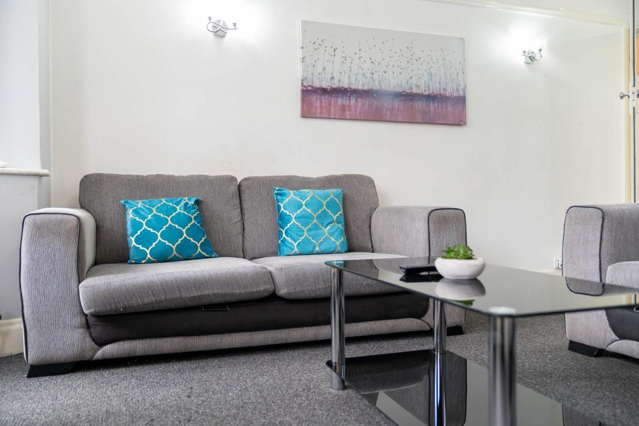 5 Bedroom House - 11 Guests - Garden - Wifi - Smart Tv - Top Rated - Large Driveway 4 Multiple Vehicles - Perfect For Contractors Birmingham Exteriör bild