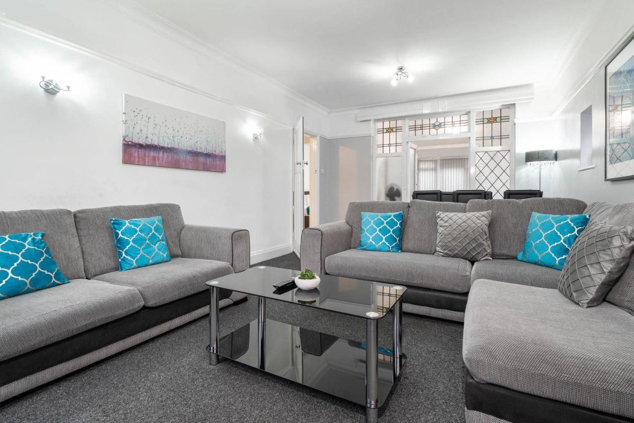 5 Bedroom House - 11 Guests - Garden - Wifi - Smart Tv - Top Rated - Large Driveway 4 Multiple Vehicles - Perfect For Contractors Birmingham Exteriör bild