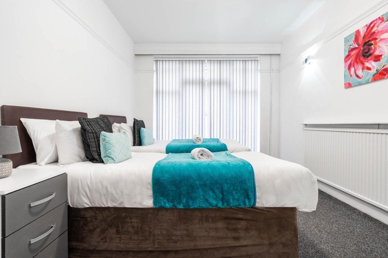 5 Bedroom House - 11 Guests - Garden - Wifi - Smart Tv - Top Rated - Large Driveway 4 Multiple Vehicles - Perfect For Contractors Birmingham Exteriör bild